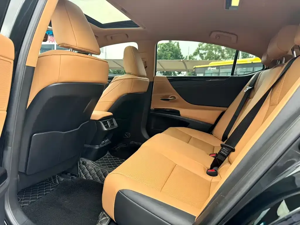 Lexus ES 2024 из CN, фото 5