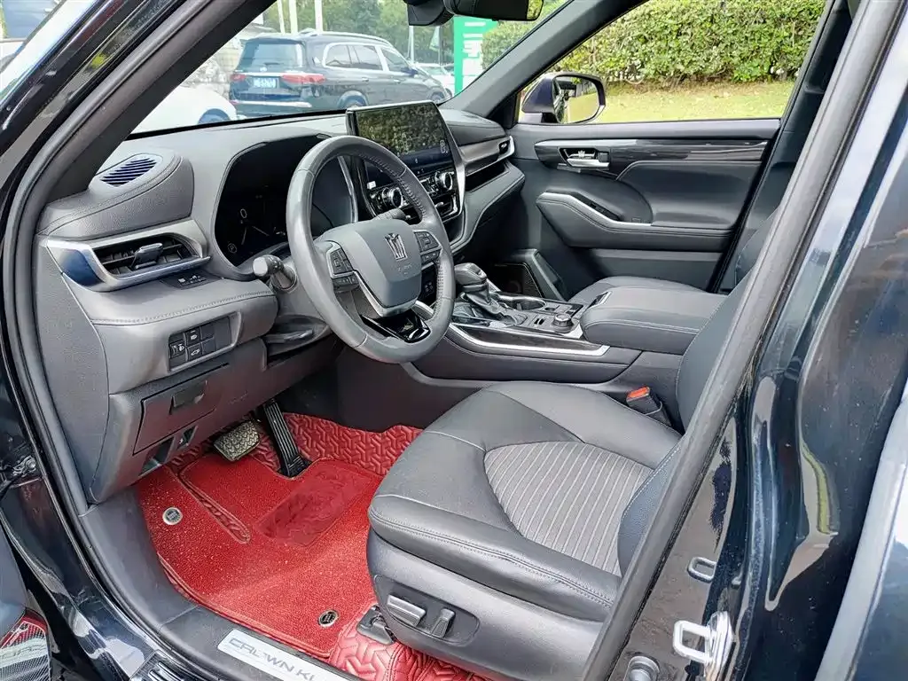 Toyota Crown Kluger 2023 из CN, фото 6