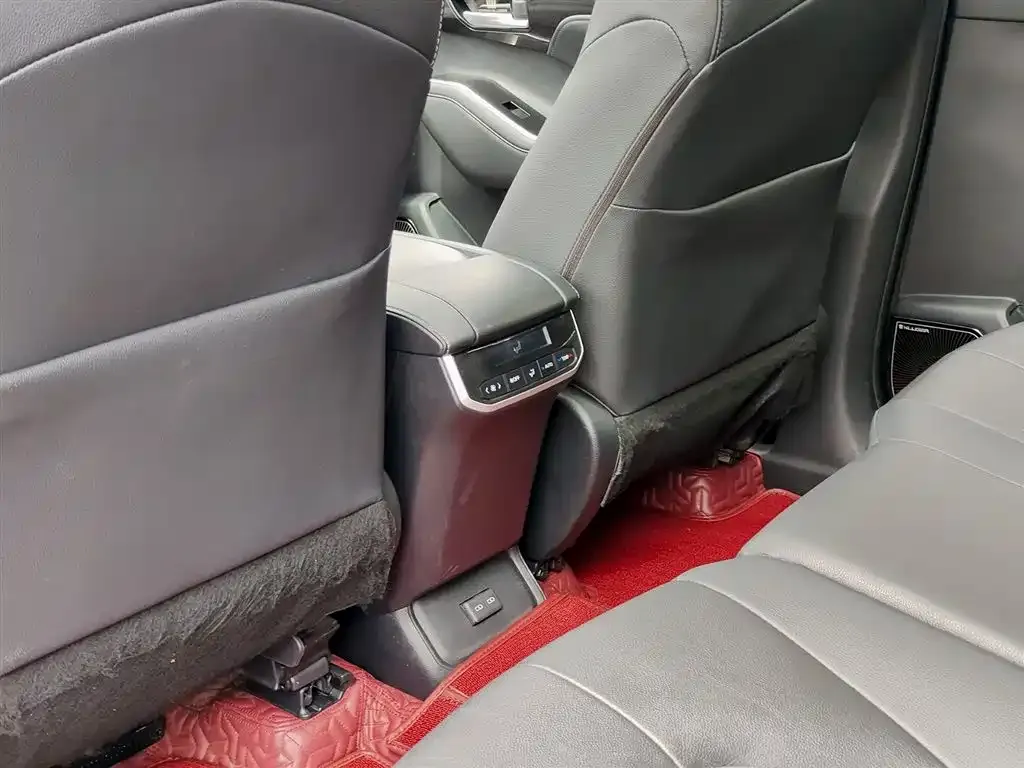 Toyota Crown Kluger 2023 из CN, фото 4