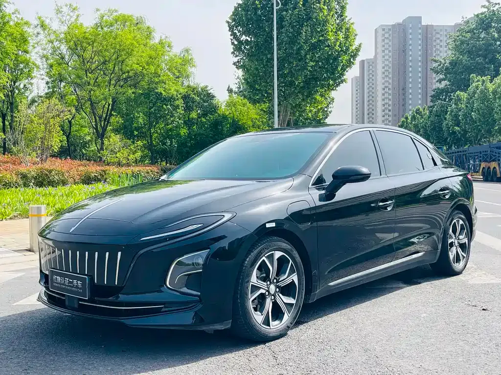 Hongqi E-QM5 — фото 1