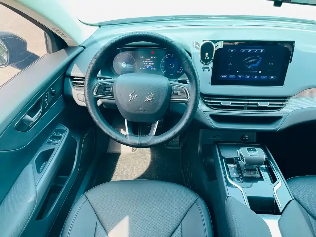 Hongqi E-QM5 — фото 2
