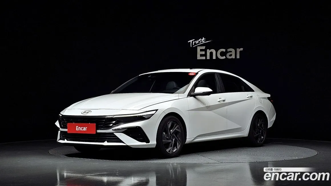 Hyundai AVANTE — фото 1