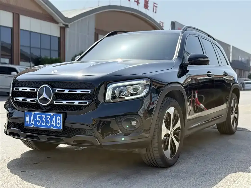 Mercedes-Benz GLB — фото 1