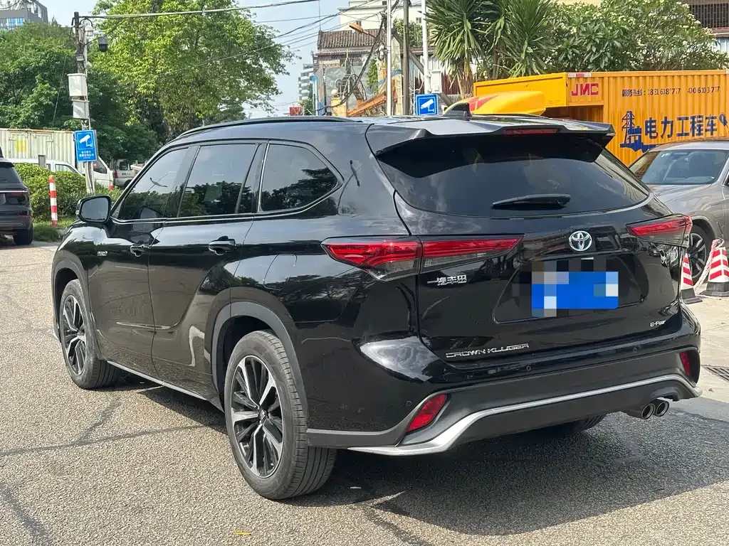 Toyota Crown Kluger 2021 из CN, фото 10