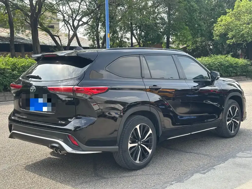 Toyota Crown Kluger 2021 из CN, фото 9