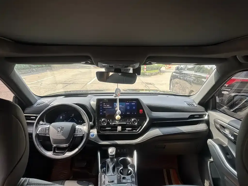 Toyota Crown Kluger 2021 из CN, фото 3