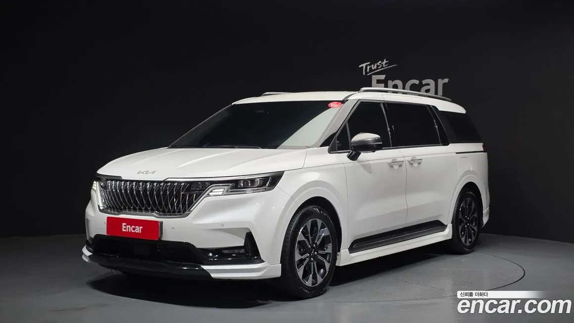 Kia Carnival — фото 1
