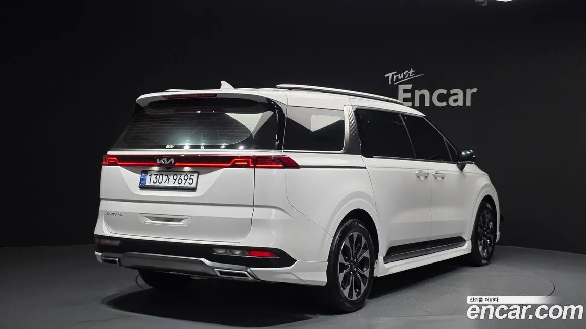 Kia Carnival — фото 7
