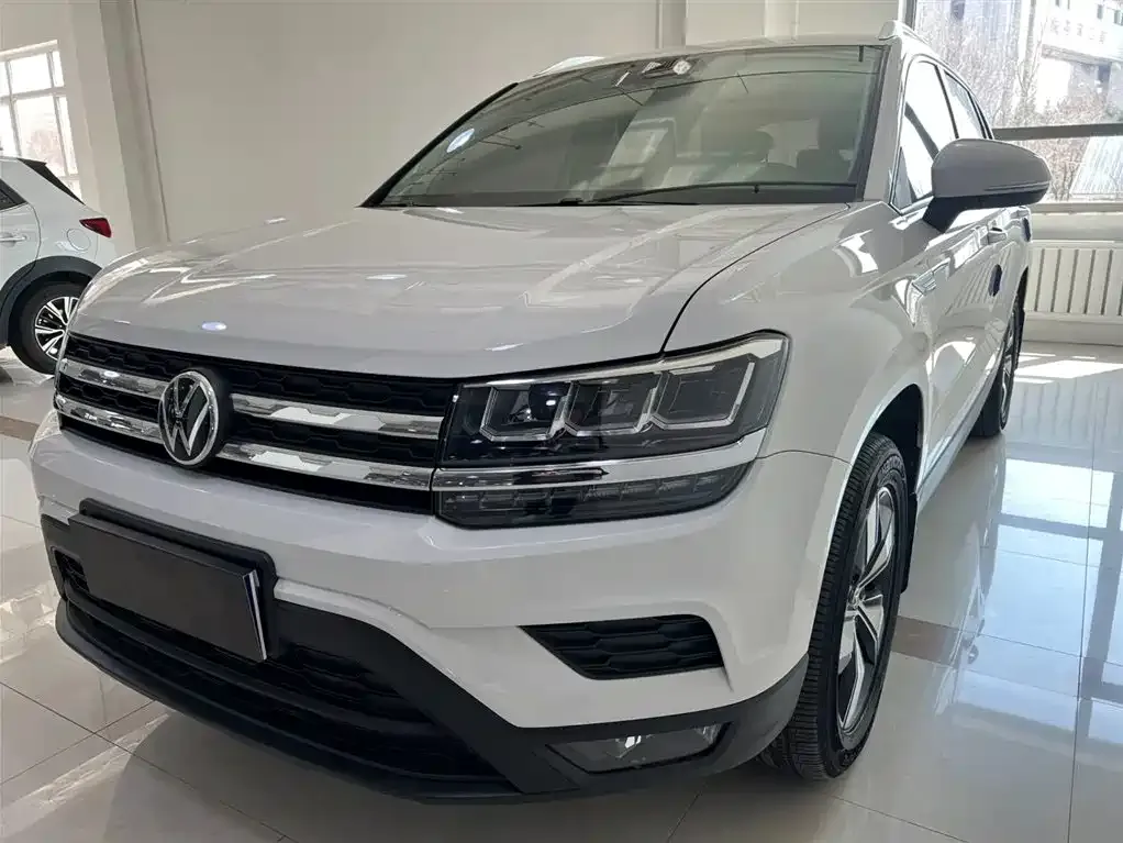 Volkswagen Tharu — фото 1