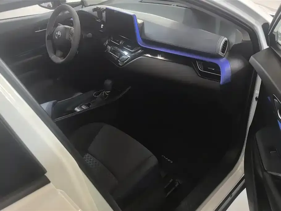 Toyota C-HR 2024 из CN, фото 5