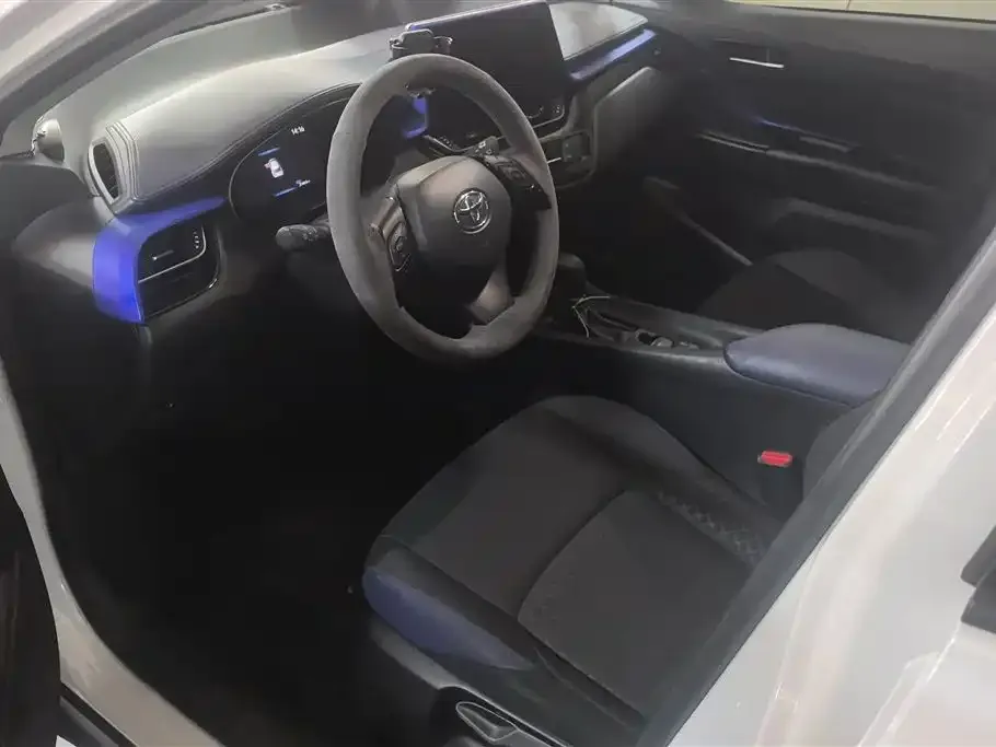 Toyota C-HR 2024 из CN, фото 4