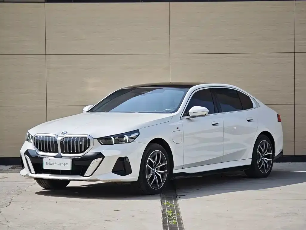 BMW i5
