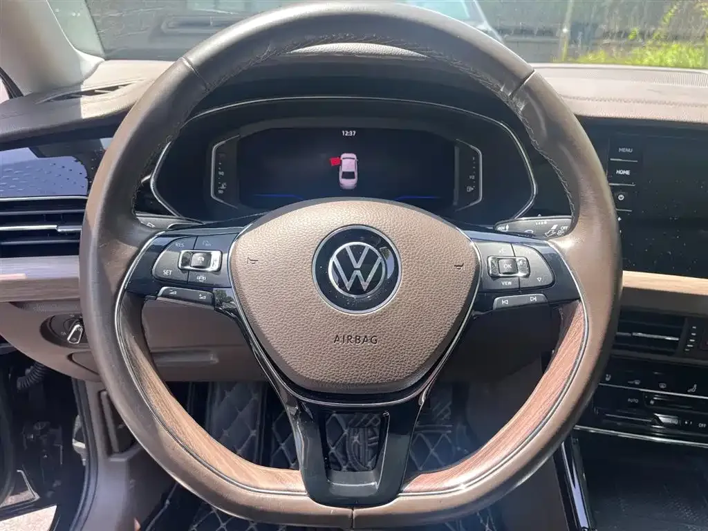 Volkswagen Passat — фото 5