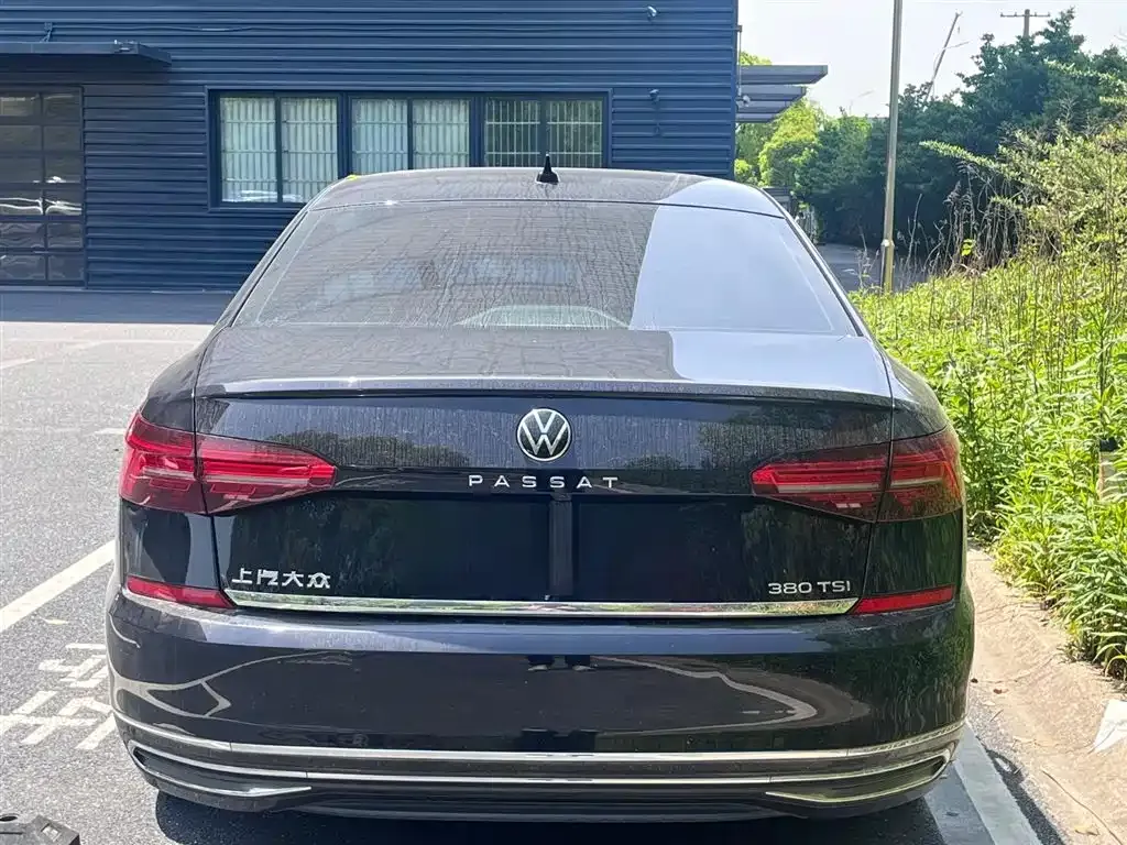 Volkswagen Passat — фото 9