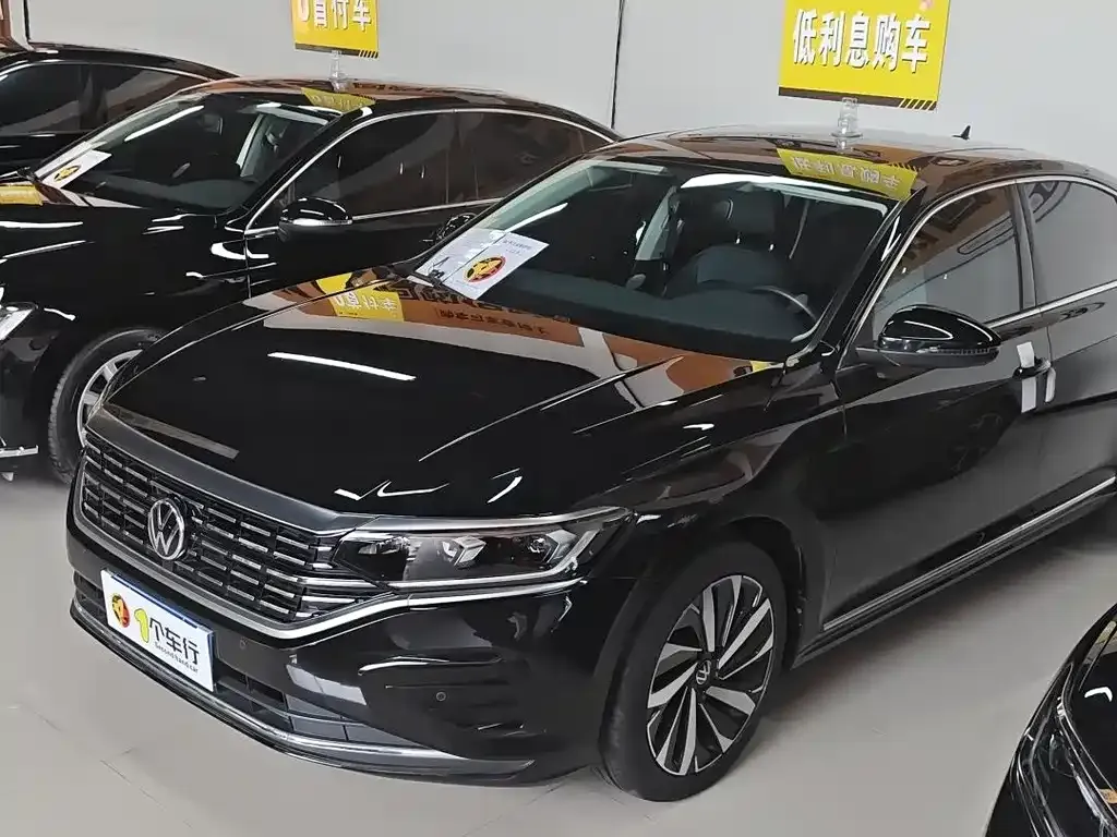 Volkswagen Passat — фото 1
