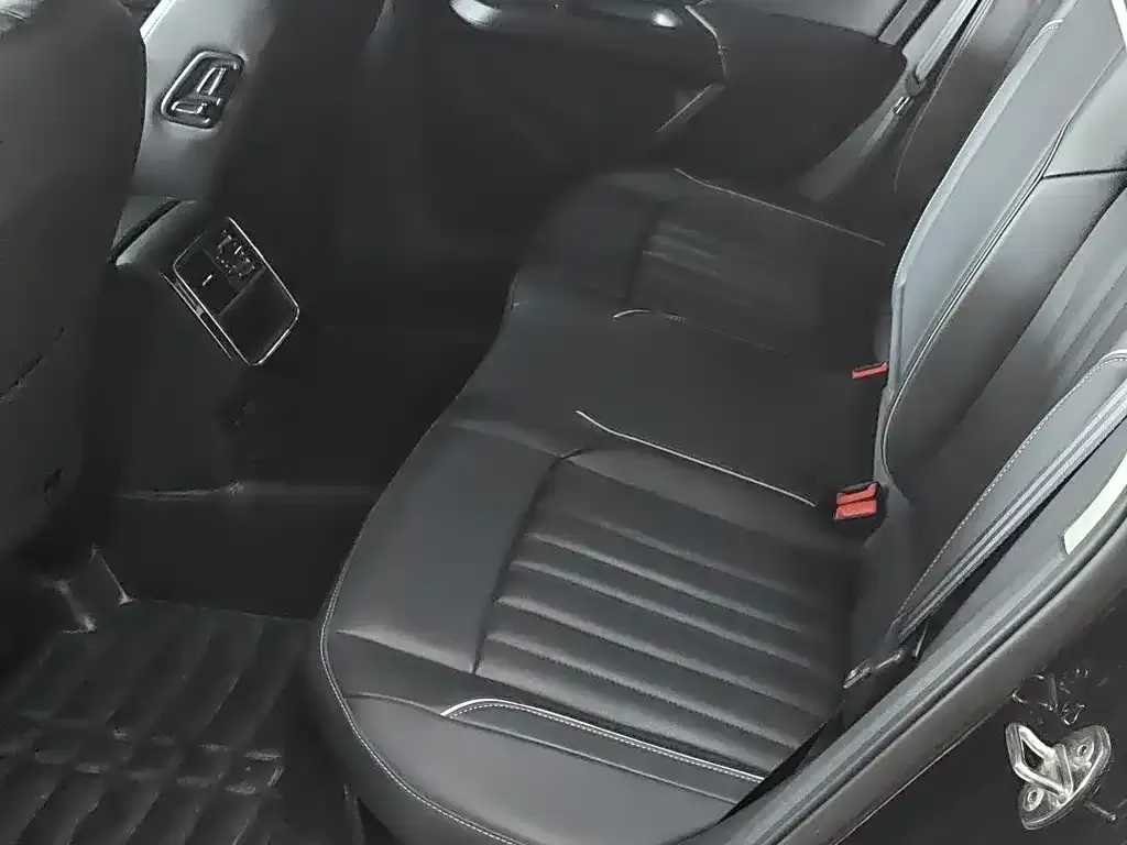 Volkswagen Passat — фото 4
