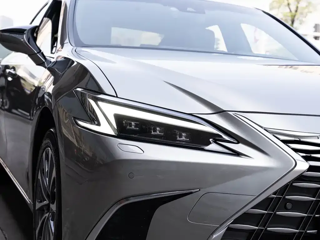 Lexus ES — фото 3