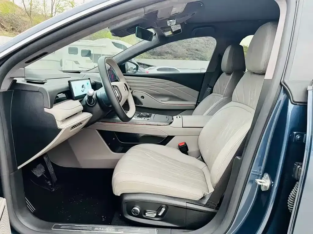 Geely Galaxy Xingyao 8 2025 из CN, фото 6
