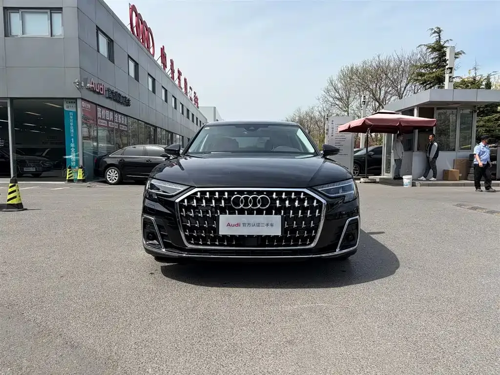 Audi A8 — фото 10