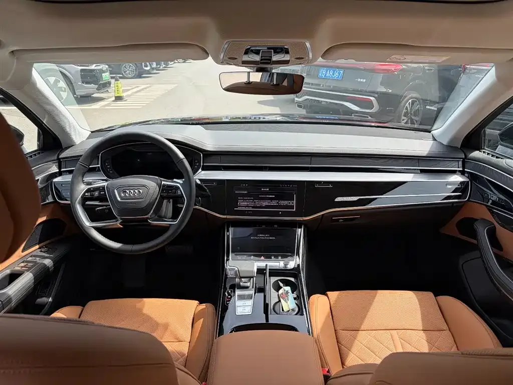 Audi A8 — фото 8