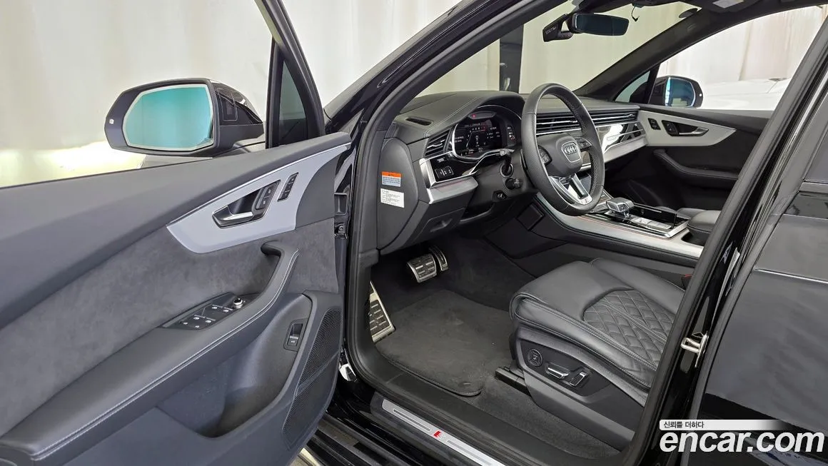 Audi Q7 2023 из KR, фото 6