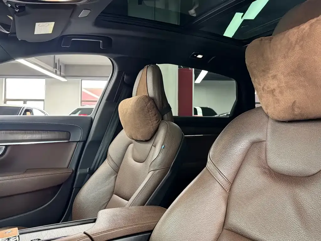Volvo S90 2022 из CN, фото 8