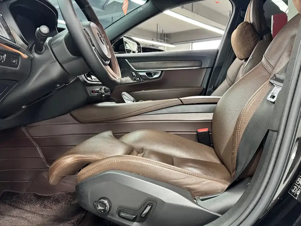 Volvo S90 2022 из CN, фото 7