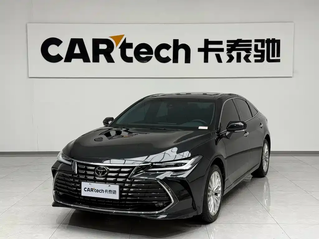 Toyota Avalon — фото 1