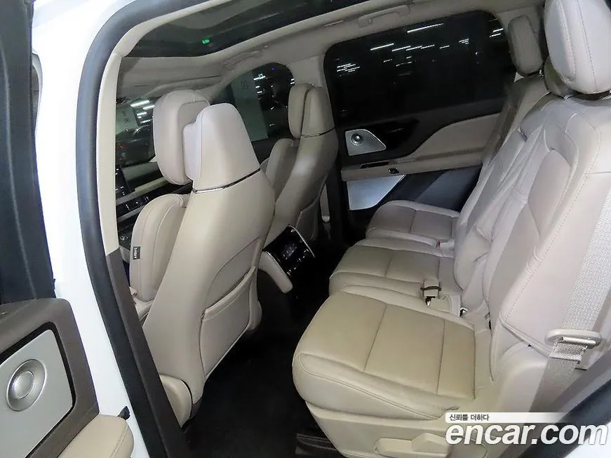 Lincoln Aviator 2023 из KR, фото 3