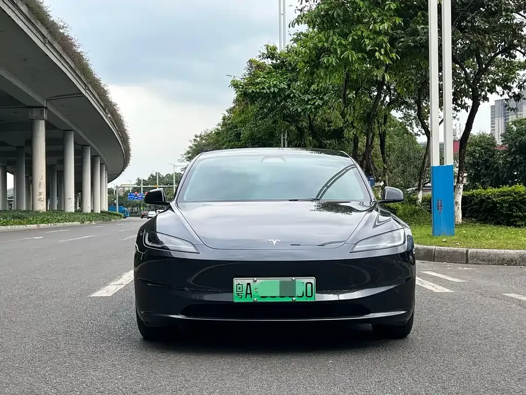 Tesla Model 3 — фото 8