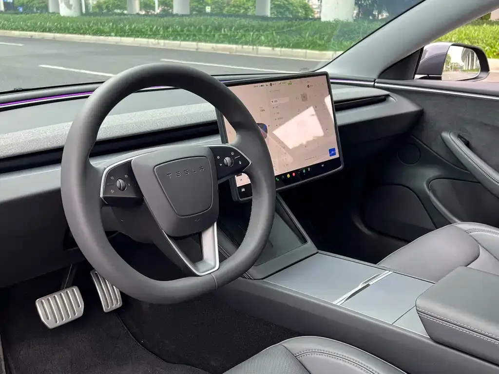 Tesla Model 3 — фото 9