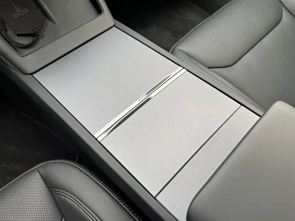 Tesla Model 3 — фото 3