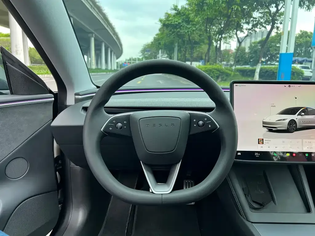 Tesla Model 3 — фото 2