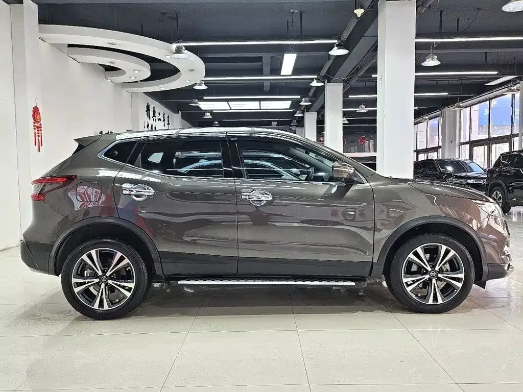 Nissan Qashqai — фото 6