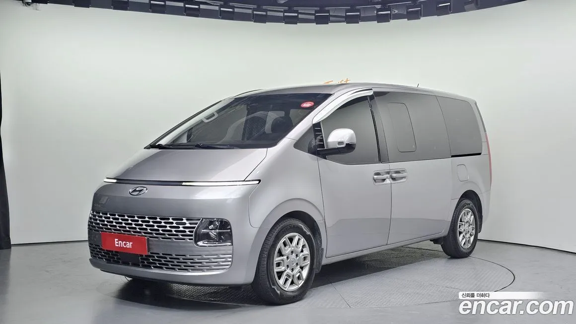 Hyundai Staria