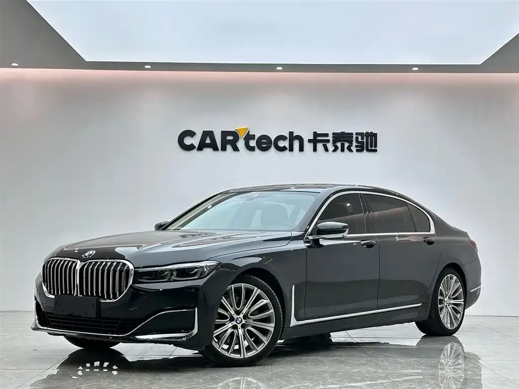 BMW 7 Series — фото 1