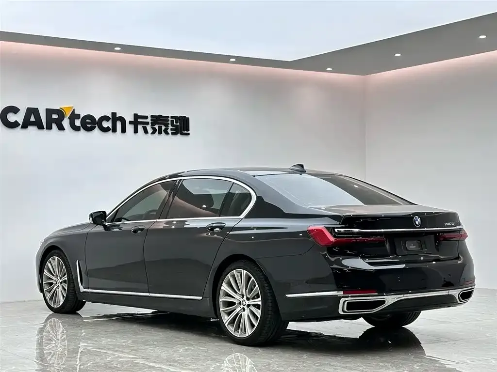 BMW 7 Series — фото 10