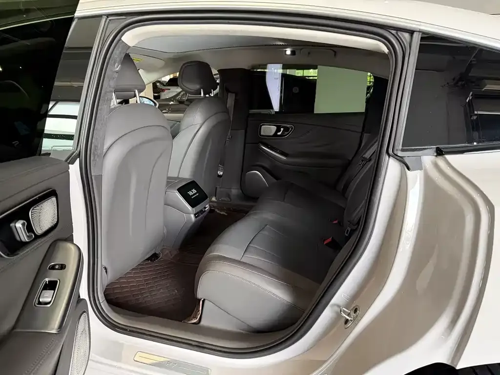 Roewe Feifan F7 2024 из CN, фото 6