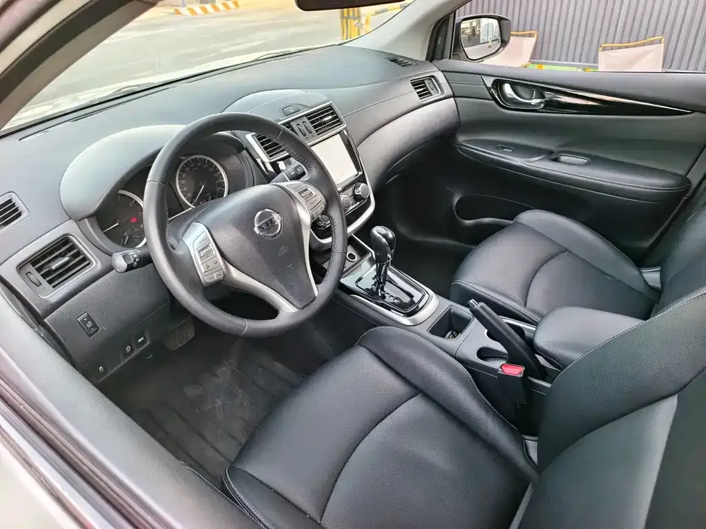 Nissan Tiida 2022 из CN, фото 2