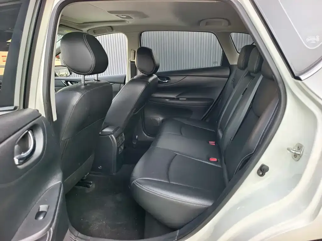 Nissan Tiida 2022 из CN, фото 3