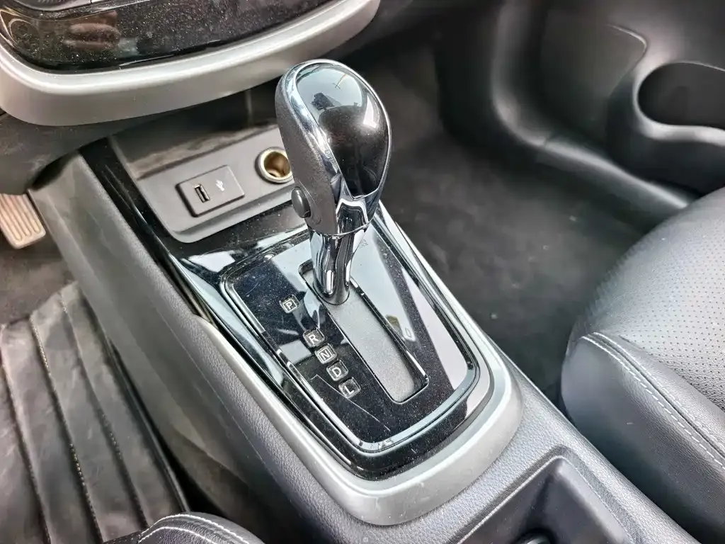 Nissan Tiida 2022 из CN, фото 4