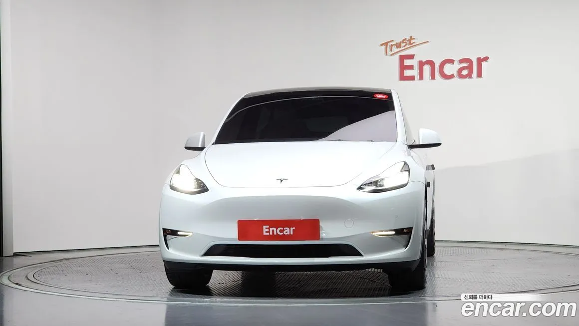Tesla Model Y — фото 2