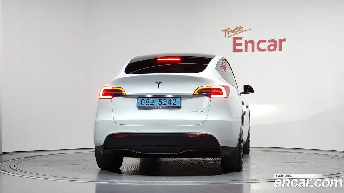 Tesla Model Y — фото 3