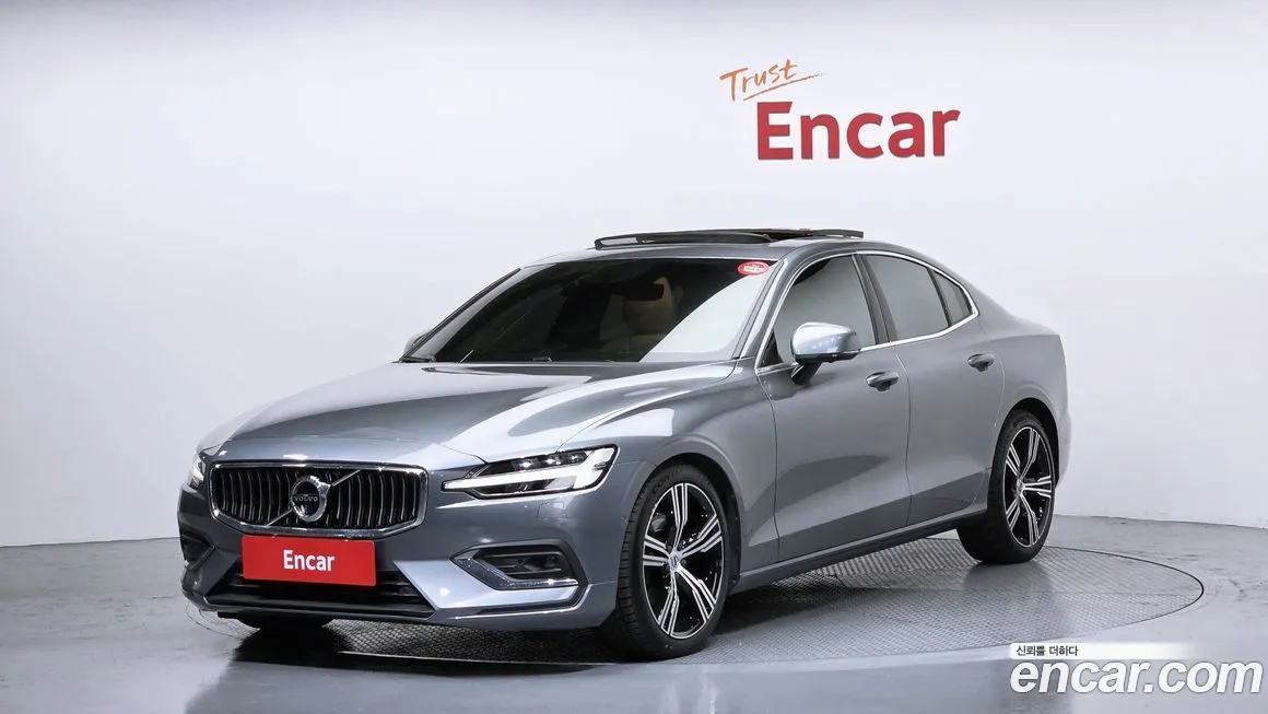 Volvo S60 — фото 1
