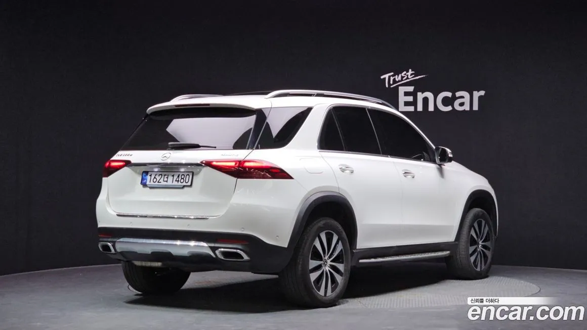 Mercedes-Benz GLE-Class — фото 6