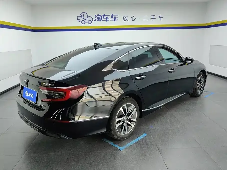 Honda Accord — фото 7