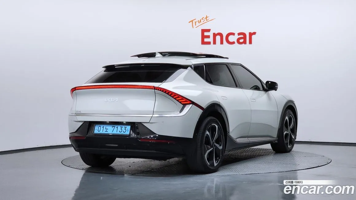 Kia EV6 — фото 9
