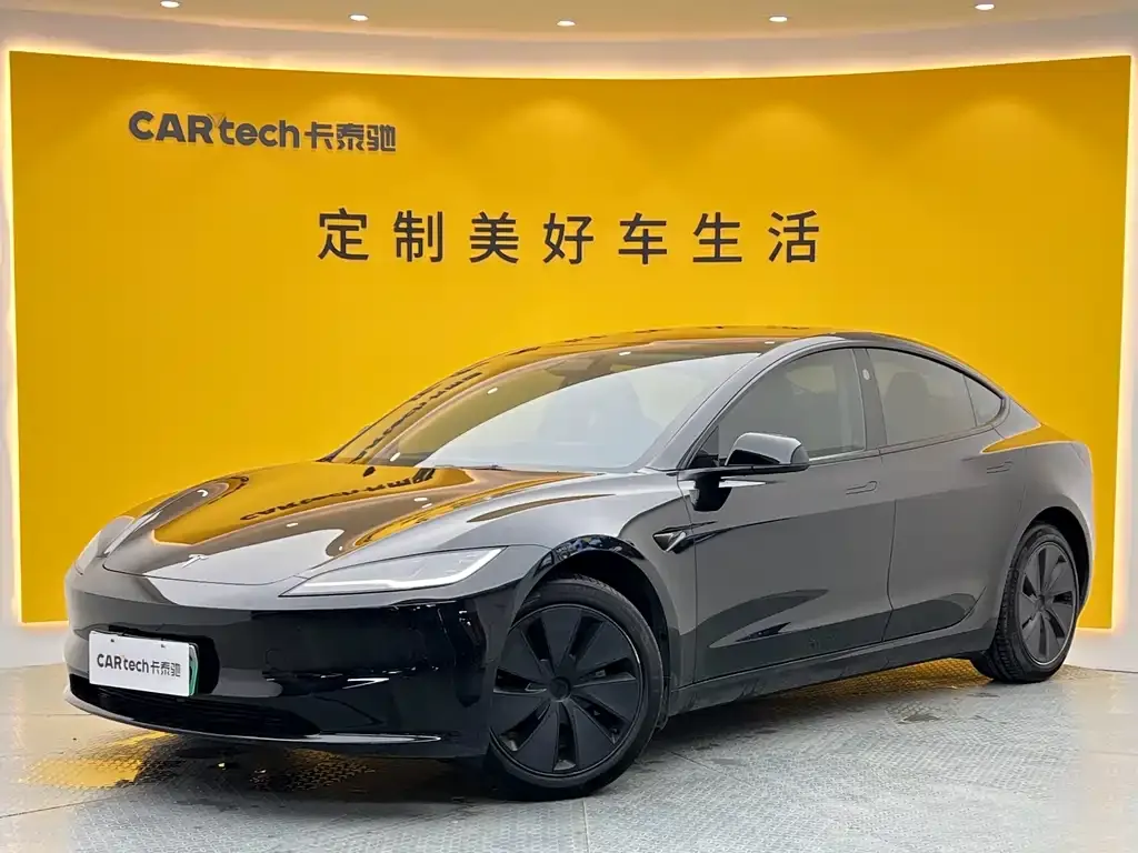 Tesla Model 3 — фото 1