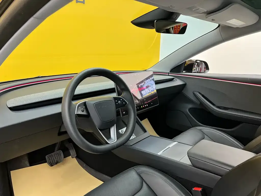 Tesla Model 3 — фото 6
