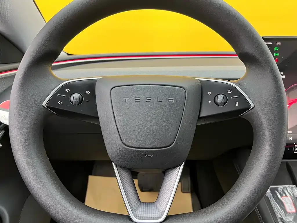 Tesla Model 3 — фото 3